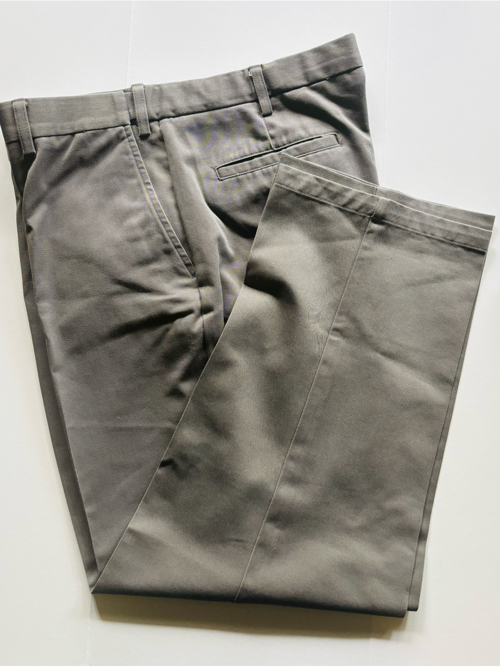 Men's Classic Straight-Leg Pants - Grey